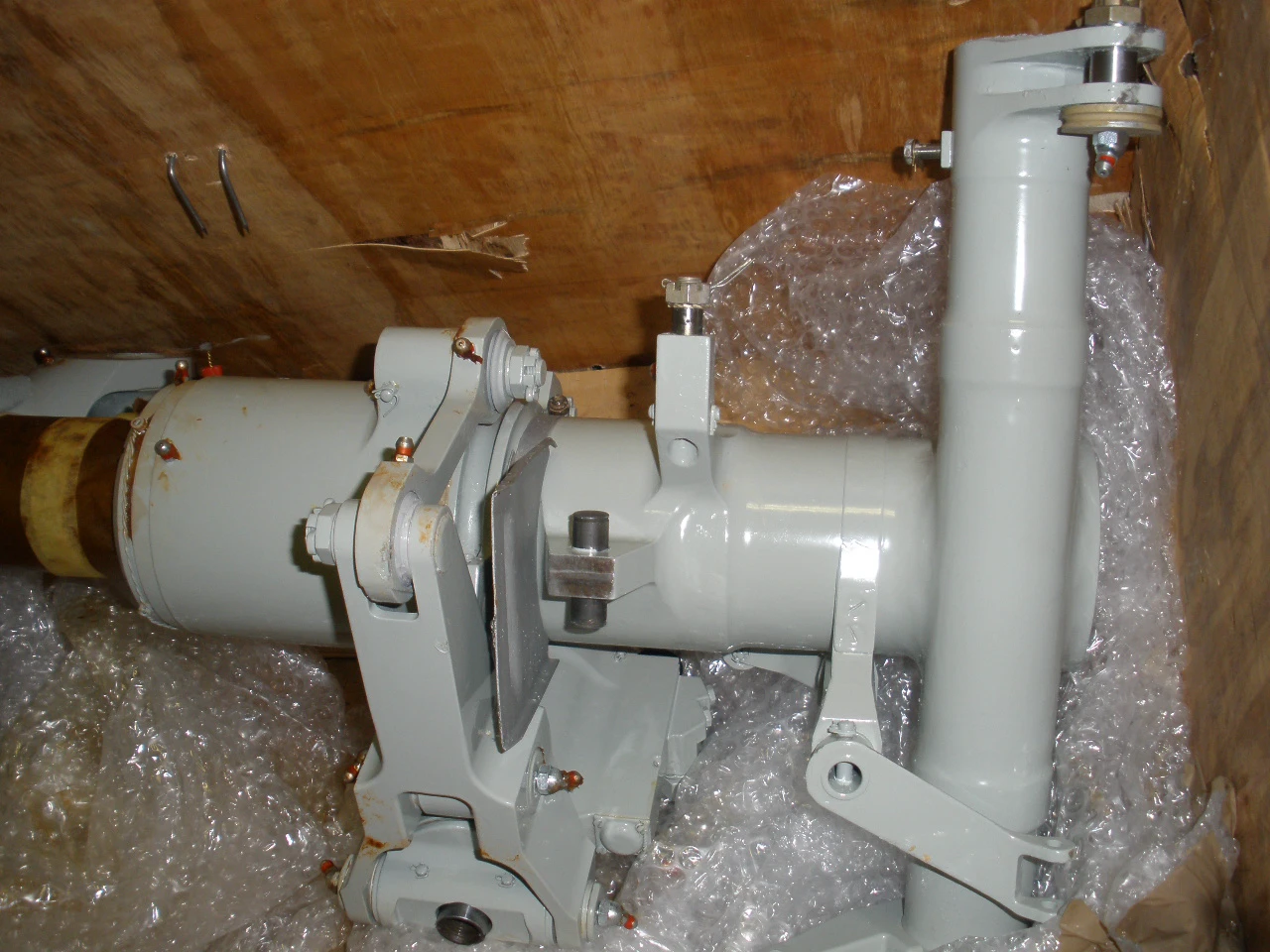 NLG – Nose landing gear for L410 UVP — source image
